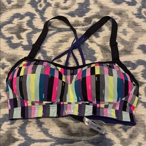 Victoria’s Secret VSX Sport Women's 32 D Vibrant Striped Racerback Sports Bra